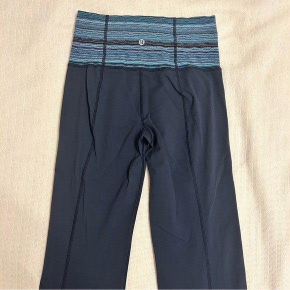 Lululemon Women’s Size 4 Yoga Pants - Picture 2 of 5